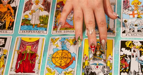 are tarot cards the same as oracle cards
